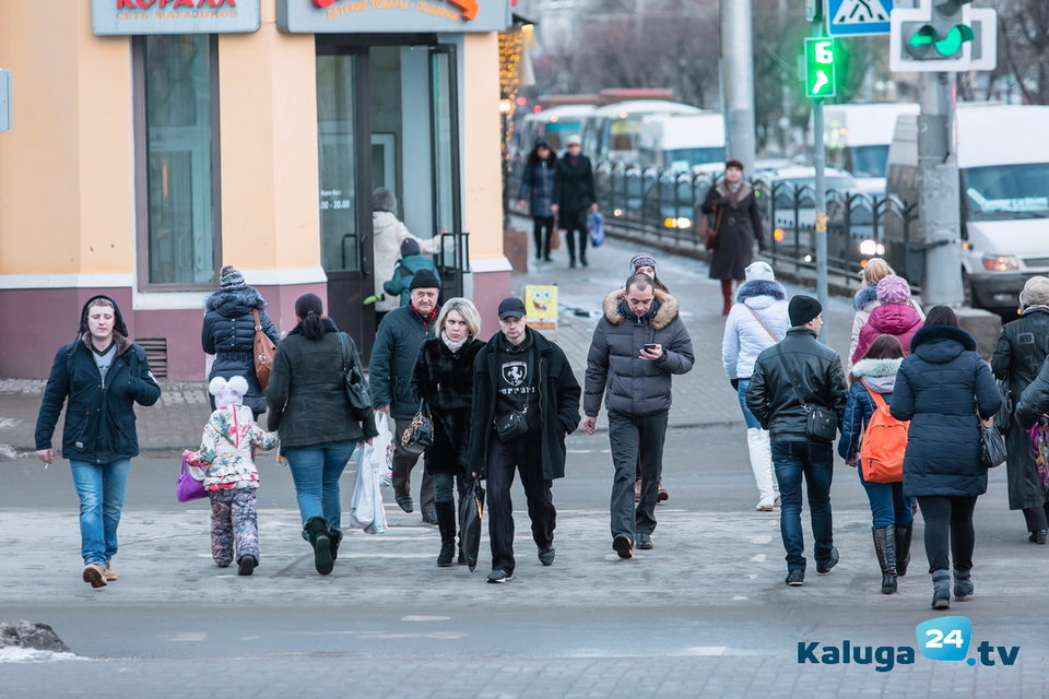 В Калуге юнармейцы нарисовали граффити со знаменитым ветераном-зенитчиком