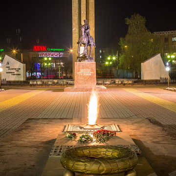 Вечный огонь, Площадь Победы