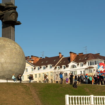 Памятник 600-летию Калуги, Памятники