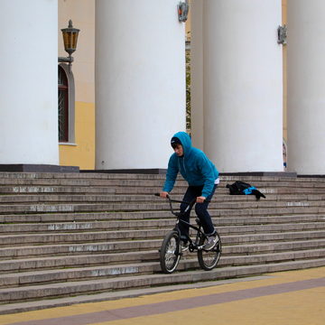 Велосипеды, Драматический театр, Театр