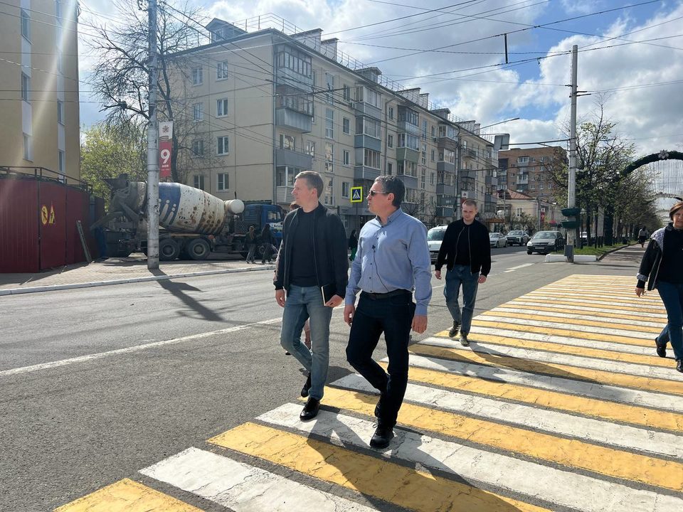 Общество, Торговля, Дмитрий Денисов, Площадь Победы