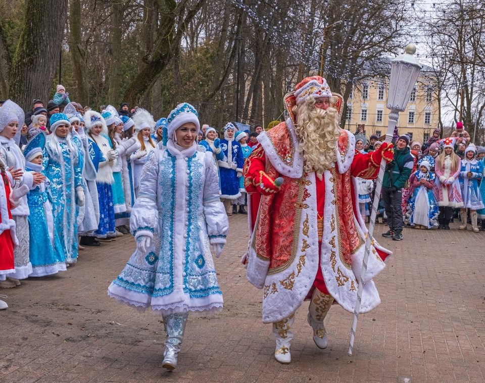 Новый год, Общество