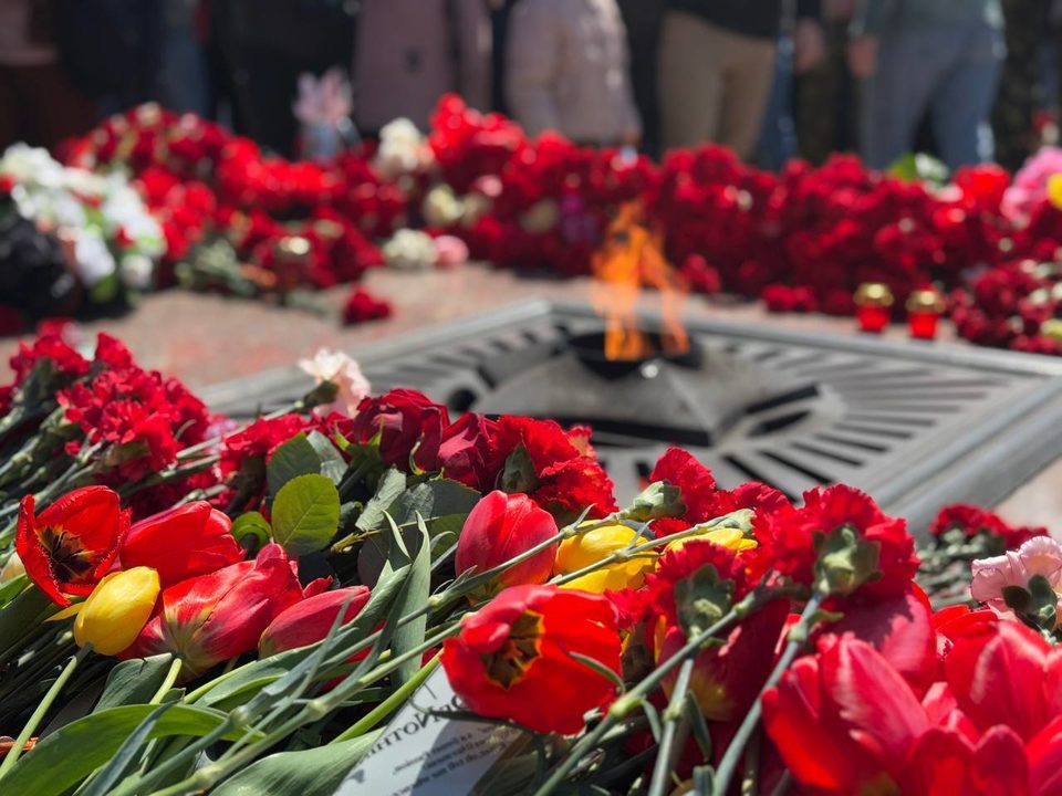 День Победы, Общество