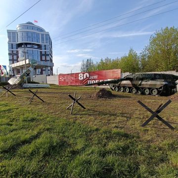 День Победы, Общество