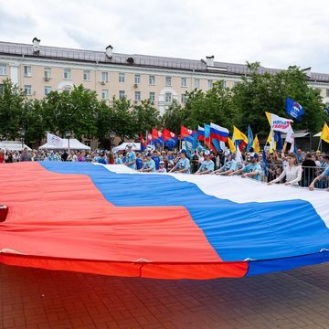 День России, Общество, Владислав Шапша