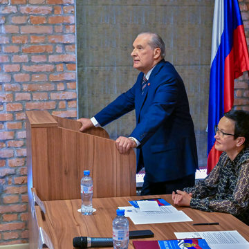 Общество, Алексей Александров