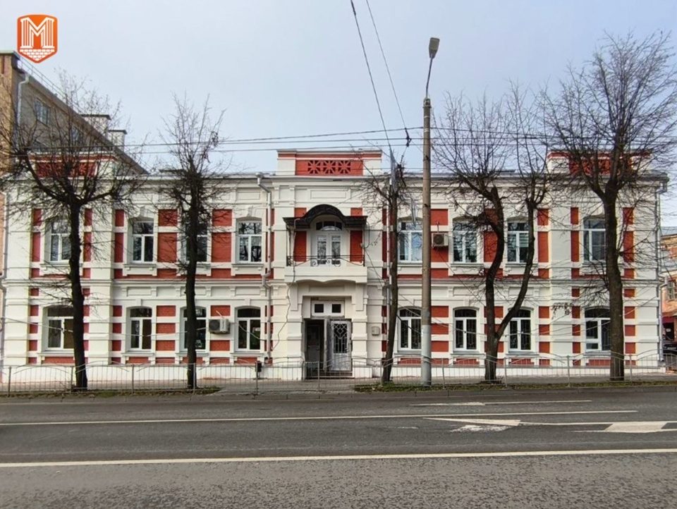 Памятники, Ремонт жилья, Евгений Чудаков