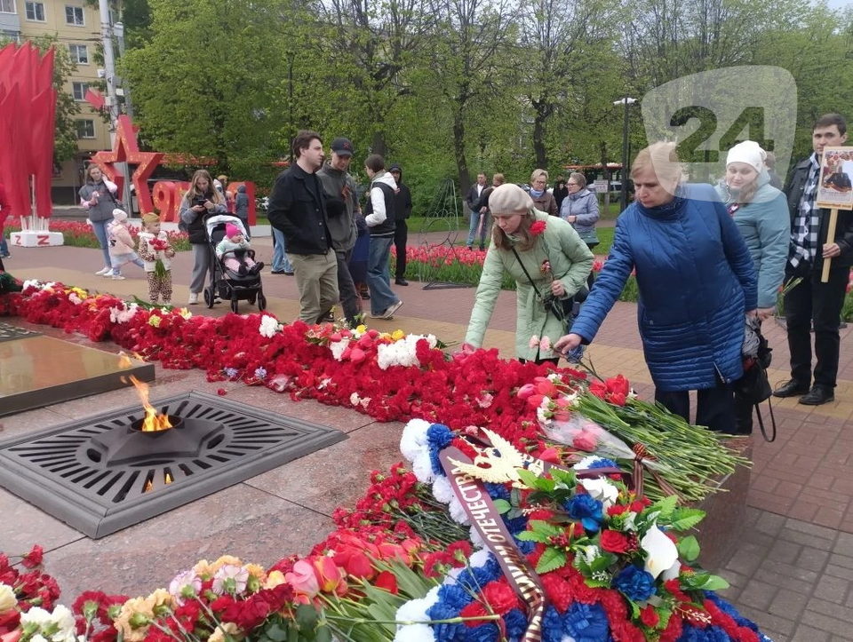 День Победы, Общество