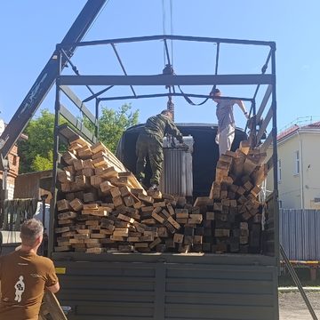 Гуманитарная помощь, Анна Чернова, Владимир Цуканов, Николай Владимиров, Областная клиническая стоматологическая поликлиника