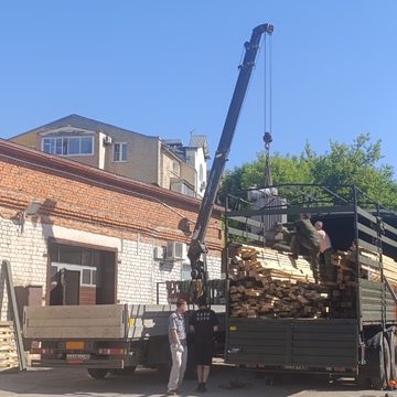 Гуманитарная помощь, Анна Чернова, Владимир Цуканов, Николай Владимиров, Областная клиническая стоматологическая поликлиника